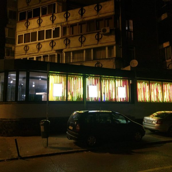 Vitrină luminoasă casino 3