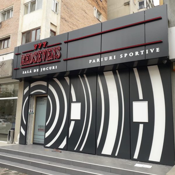 Fațade luminoase casino - zi